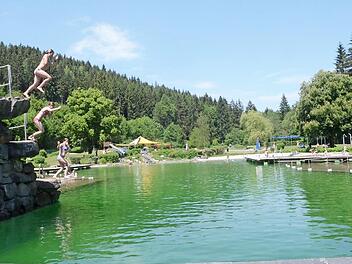 Das im idyllischen Landleitenbachtal bei Rothenkirchen gelegene Naturbad bietet attraktives Freizeitvergnügen.