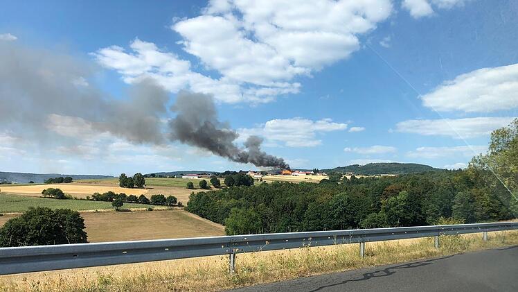 Schon aus der Ferne war die Rauchsäule zu sehen. Foto: Alexander Marx