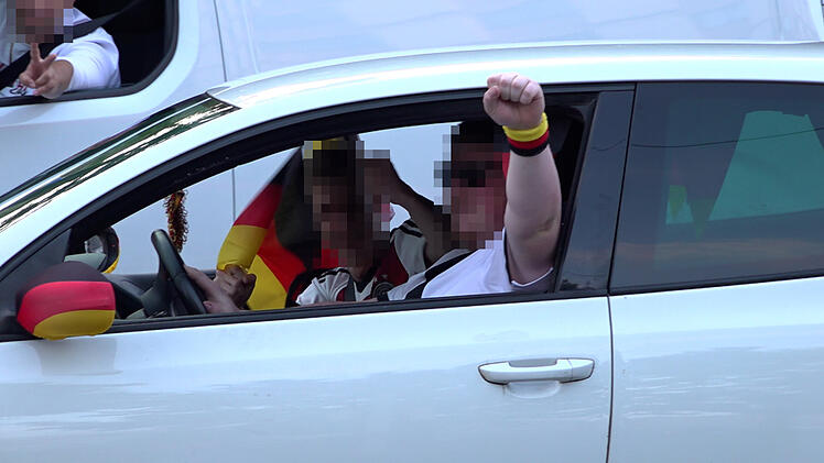 Coburger Polizei will gegen Autokorsos vorgehen: "Kann nicht mehr toleriert werden"