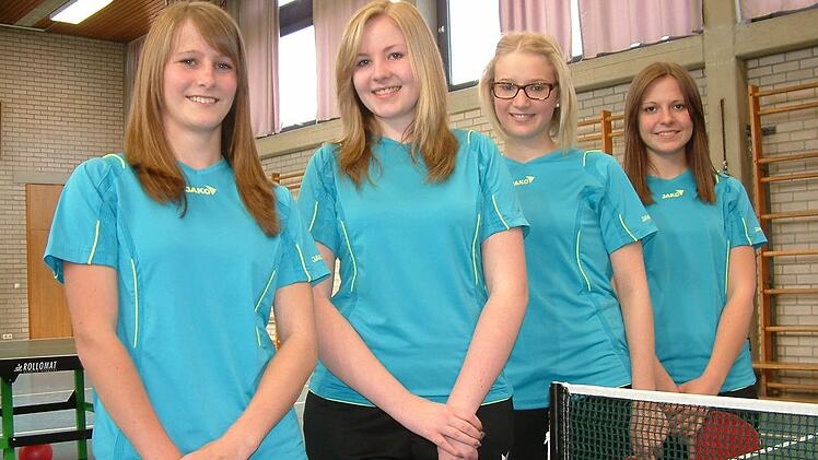 Die junge Mannschaft des TTC Wallenfels III sicherte sich die Vizemeisterschaft und ist damit aufstiegsberechtigt. Das TTC-Stammquartett besteht aus (von links) Jessica Stumpf, Anna-Lena Kertsch, Meike Lauterbach und Jaqueline Schmitt. Foto: Hans Franz