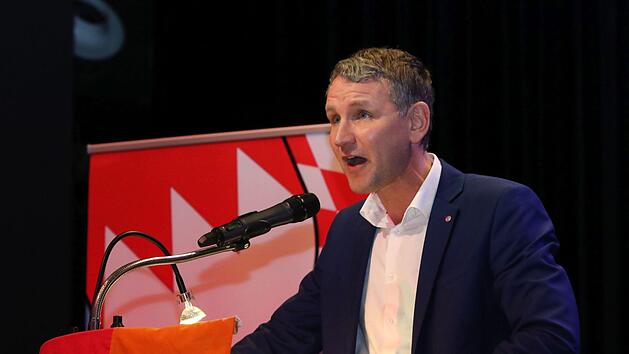 Bj&ouml;rn H&ouml;cke bei seinem Auftritt am Freitagabend in der Kulmbacher Stadthalle Foto: Monika Limmer