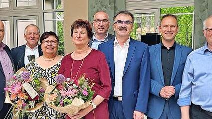 Freuen sich &uuml;ber den Erfolg der Veranstaltung: (von links): BM Daniel Wehner (Burkardroth), Manfred Manger (Oberthulba), Barbara Schultze (Bad Bocklet), Liane Hofmann (N&uuml;dlingen), BM Andreas Sandwall (Bad Bocklet), BM Harald Hofmann (N&uuml;dlingen), B...