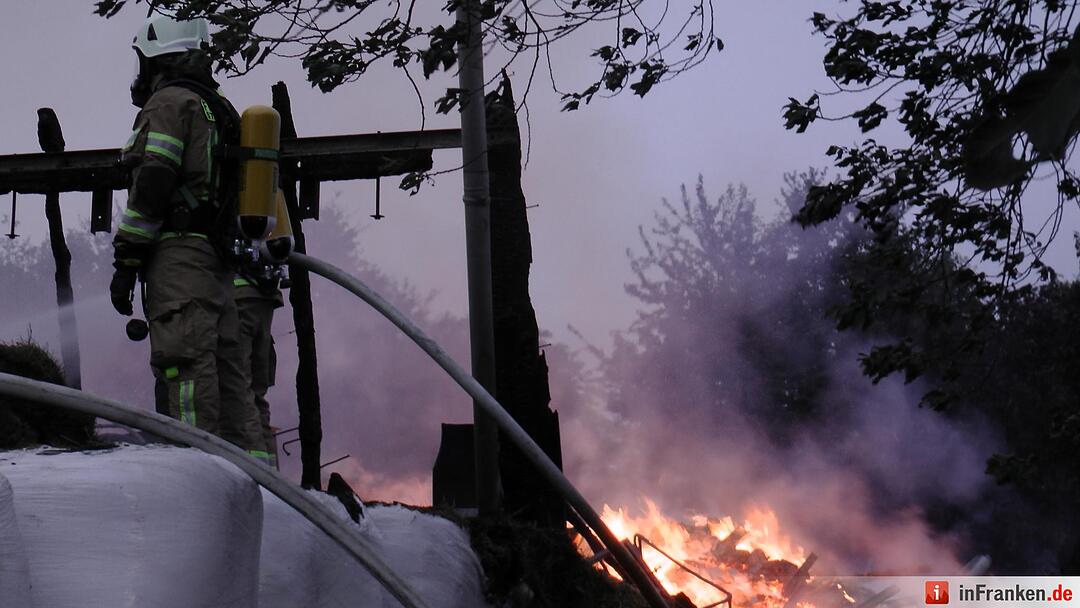 Hoher Sachschaden bei Scheunenbrand in Knetzgau