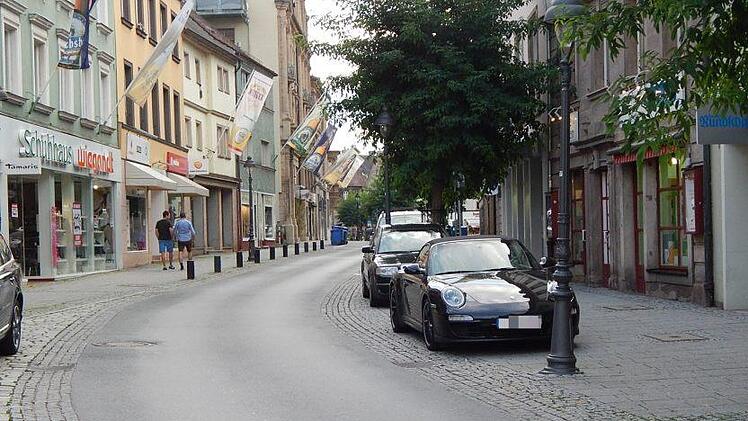 Das Leben verlagert sich in die Lichtenfelser Straße. Die Innenstadt - wie hier im Kressenstein - ist fast menschenleer.
