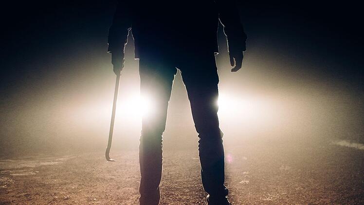 Einbruch in der Nacht auf Freitag in Nürnberg: Über das Dach kamen die Täter in den Real. Symbolfoto: Republica/Pixabay.com