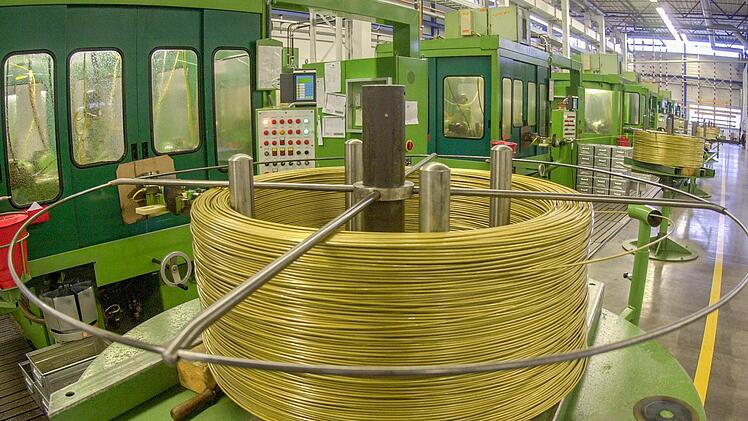 Im Bamberger Werk von Wieland Electric: Die Firma hat es 2018 zum Weltmarktf&uuml;hrer f&uuml;r steckbare Installationstechnikl&ouml;sungen f&uuml;r Zweckgeb&auml;ude geschafft.  Foto: Ronald Rinklef /FT-Archiv
