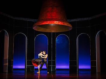 Szene aus dem Coburger Ballettabend "Der Glöckner von Notre-Dame" mit Musik von Bizet, Mussorgsky, Rimski-Korsakow und Rachmaninow. Premiere ist am Samstag im Landestheater.