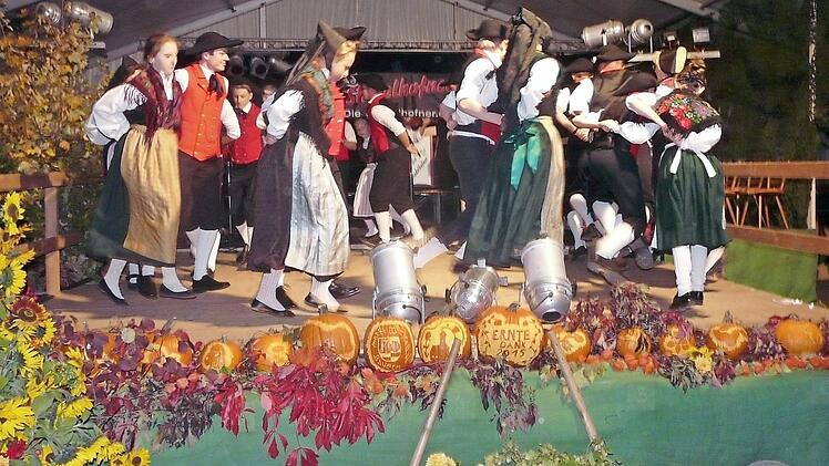 Beim fränkischen Heimatabend am Erntedank- und Kürbisfest zeigen "D'Wiesenttaler", was sie können. Foto: Archiv, Pöhlmann