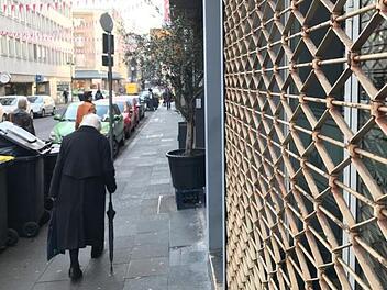 Geschlossene Geschäfte und eine vergleichsweise leere Innenstadt erlebt Marian Hamacher zurzeit in Köln. Fotos: Marian Hamacher