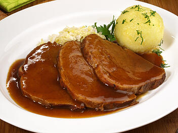 Schweinebraten mit Klo&szlig;