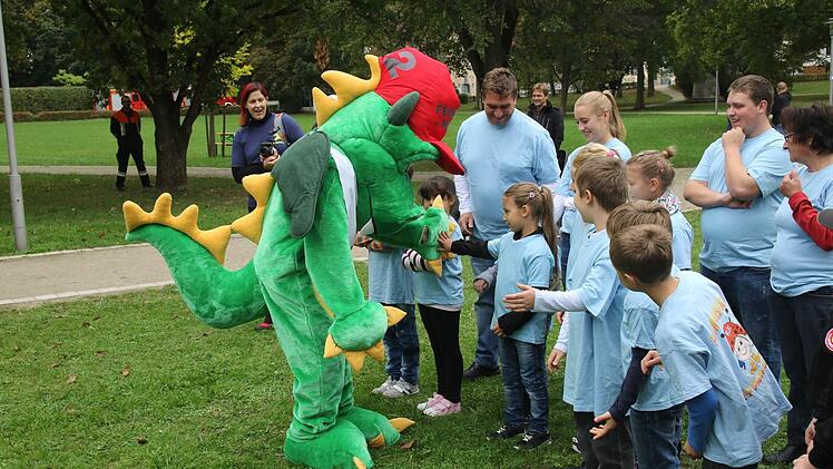 "Löschi" und seine Anhänger Foto: Michael Stelzner