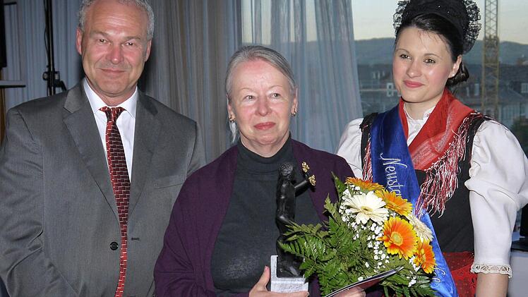 Experimentelle Puppenkunst: Ute Marie Krajewski (Deutschland). Foto: Berthold Köhler