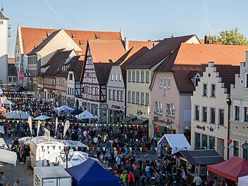 Die Altstadt von Haßfurt wird sich beim 42. Haßfurter Straßenfest wieder in eine Fußgängerzone verwandeln.  Ulrike Langer/Archiv