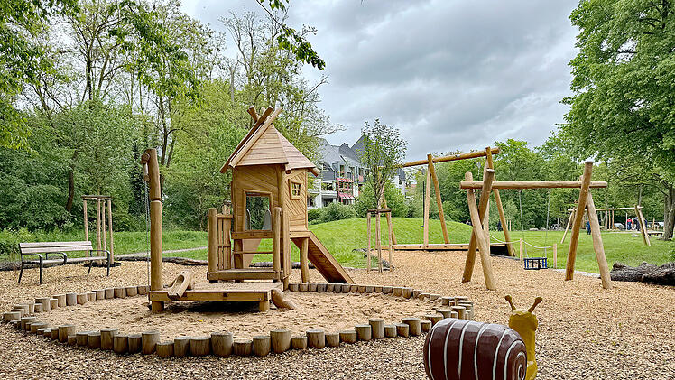 Nürnberg: Naturnaher Spielplatz in der Flußstraße eröffnet
