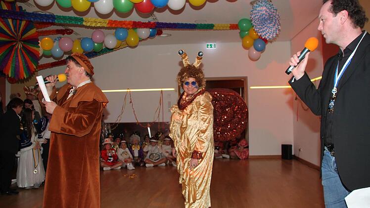 Beim Empfang der Faschingsgesellschaften im Landratsamt steppte der Bär. Foto: Katharina Feulner