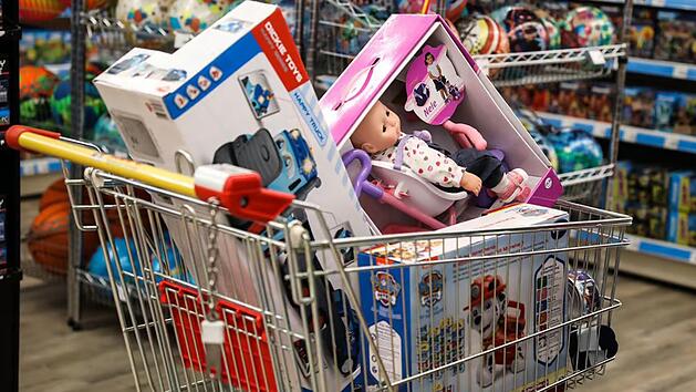 Einkaufswagen in einer Rofu-Filiale