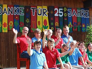 Die Bewohner der Wohnstätte Unterweißenbrunn der Lebenshilfe Rhön-Grabfeld freuen sich auf das Fest zum 25. Bestehen. Foto: Kristina Rott