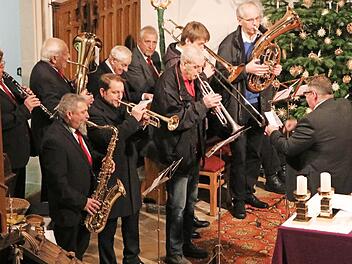 Einfache Choralsätze trug das "Enchenreuther Blech" zum Weihnachtskonzert bei. Fotos: Klaus Klaschka