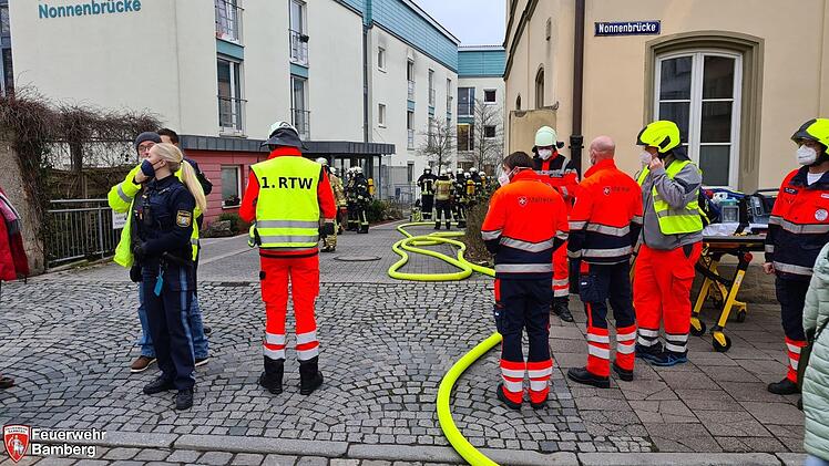 Bamberg: Feuer in Altenheim ausgebrochen - Senioren noch im Gebäude