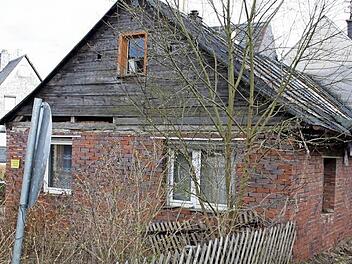 Immer wieder gibt es leer stehende Gebäude in Nordhalben. Darauf will man in der Marktgemeinde reagieren. Dieses Haus beispielsweise wurde inzwischen abgerissen. Foto: Archiv, Wunder