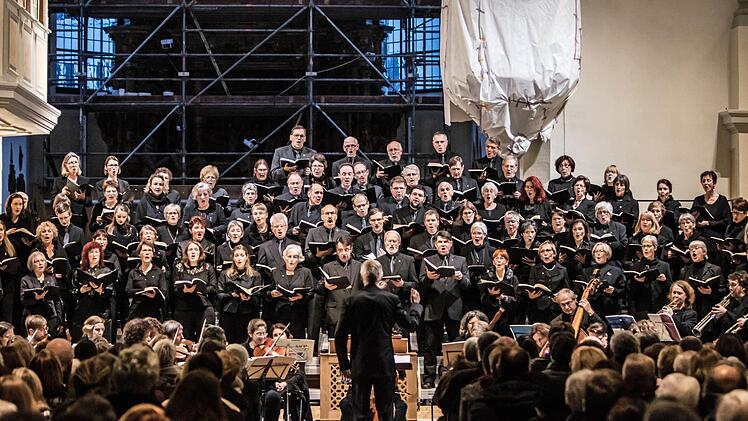 Der Coburger Bachchor und das Main-Barockorchester Frankfurt beeindruckten bei der Aufführung des Weihnachts-Oratorium in St. Moriz. Foto: Jochen Berger