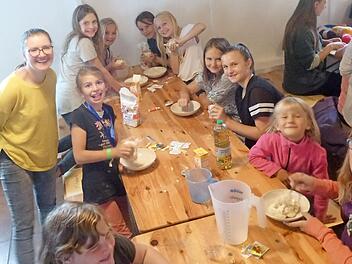 Bei allen Workshops gab es viel zu tun. Aber auch viel Spaß war dabei und es war viel Kreativität gefragt. Foto: K.- H. Hofmann