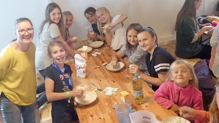 Bei allen Workshops gab es viel zu tun. Aber auch viel Spaß war dabei und es war viel Kreativität gefragt. Foto: K.- H. Hofmann