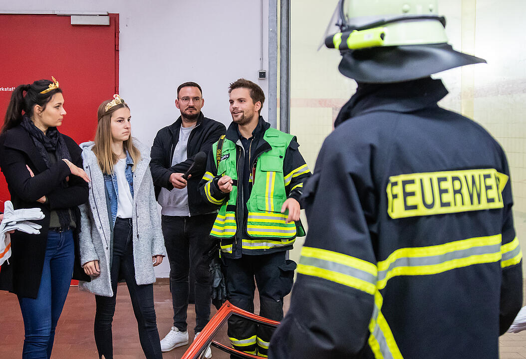Prinzessinnen bei Feuerwehr