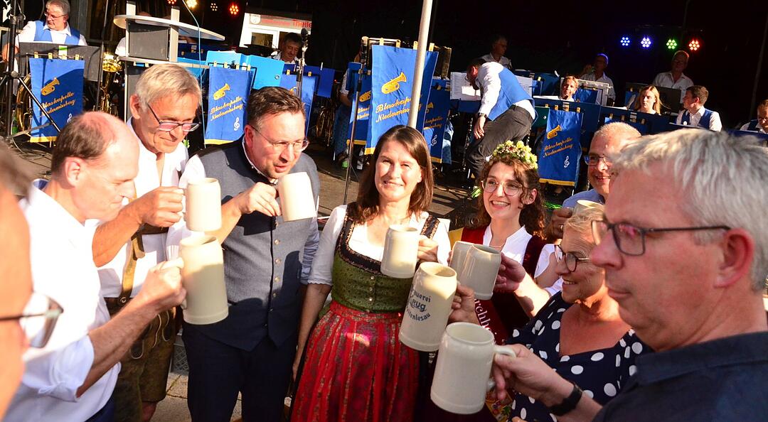 Auf dem Marktplatz Ebermannstadt wird gefeiert!