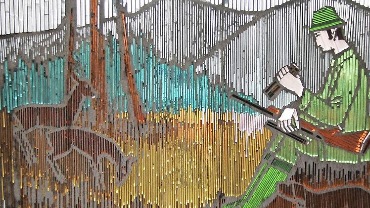 Gläserne Spuren künstlerisch kreativer Soldaten sind im Offiziersheim "Haus Dammersfeld" zu bewundern.