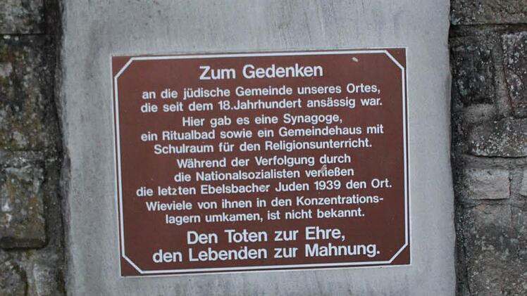 Der Gedenkstein am Judenhof in Ebelsbach   Fotos: may