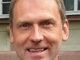 Barfußläufer Frank Jester kam auf seiner Deutschlandtour im September auch nach Bad Brückenau.  Foto: Rolf Pralle