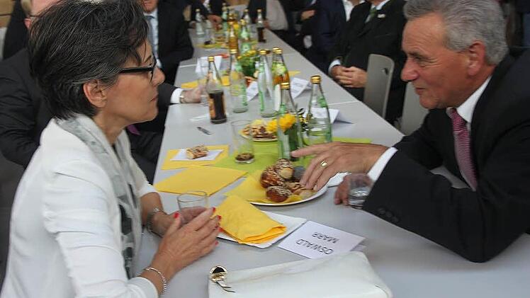 Auch Landrat Oswald Marr war unter der Gratulanten. Foto: Veronika Schadeck