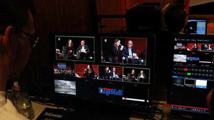 Reichlich Technik aufgebonten hatte  iTVCoburg beim Regionentalk am Donnerstag im Coburger Kongresshaus.Foto: Jochen Berger