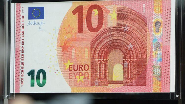 So schaut er aus, der neue 10-Euro-Schein, den wir bald in unseren Geldbeuteln haben werden. Foto: Arne Dedert/dpa