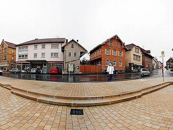 Im Ortskern von Maßbach wird das Parken in Zukunft reglementiert. Geparkt werden darf montags bis freitags von neun bis 18 Uhr und samstags neun bis 12 Uhr nur noch auf festgelegten Flächen. Es bleibt aber kostenlos. Foto: Dieter Britz