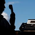 Die Bayreuther Polizei warnt vor falschen Microsoft-Mitarbeitern, die mit Telefonanrufen versuchen, Zugriff auf Computer zu bekommen. Symbolfoto: Julian Stratenschulte/dpa