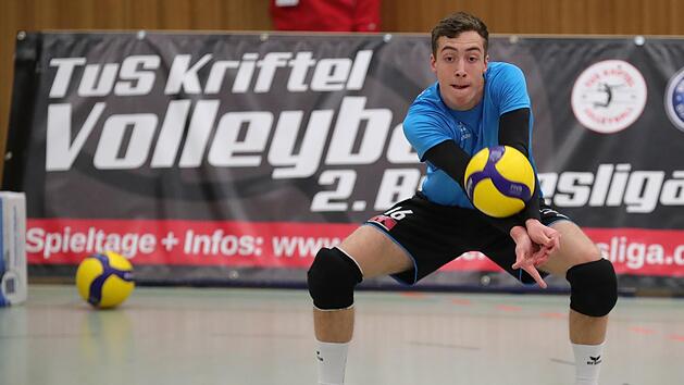 Leon Greinwald hat 2021 sein Deb&uuml;t bei den Volleyball-Herren des TV/DJK Hammelburg gefeiert.  Foto: Jens Feistel