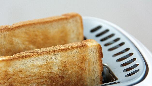 Leckerer Toast &ndash; vielseitig und schmeckt zu jeder Tageszeit. Ist der Genuss mit gesundheitlichen Gefahren verbunden?