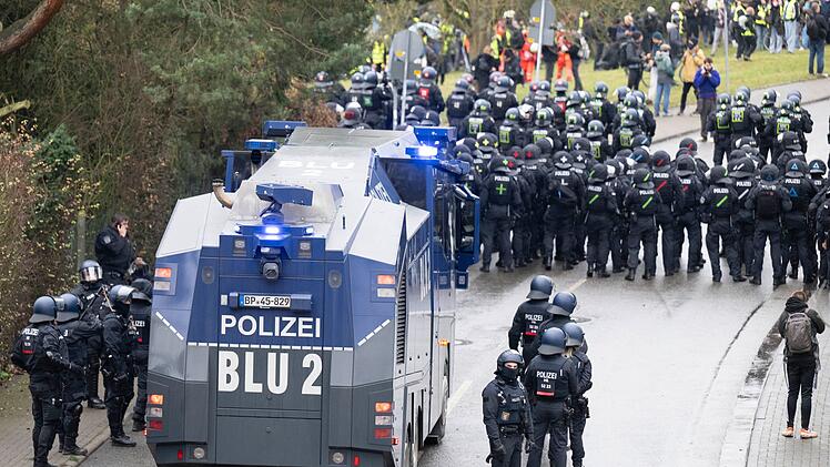 Neugründung AfD-Jugendorganisation – Proteste