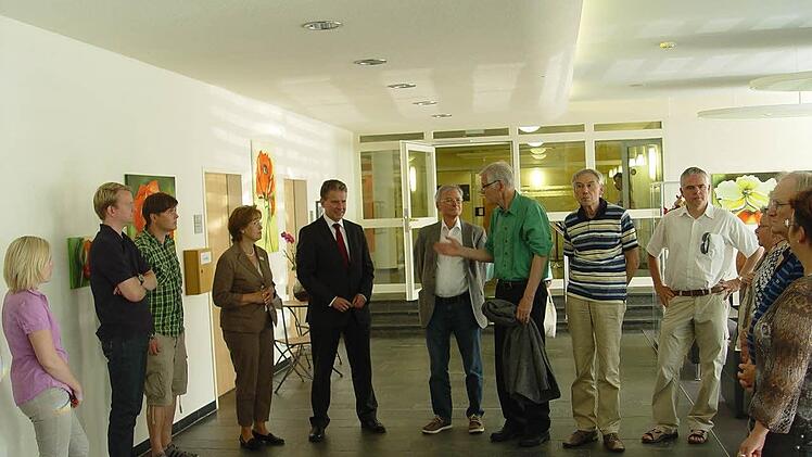 Begrüßung ab (4.v.l.): Stefanie Leitsch, Prof. Dr. Reichel, Prof. Dr. Fritschka, Dr. Ingo Walcher. Foto: Brigitta Kempe-Wolf