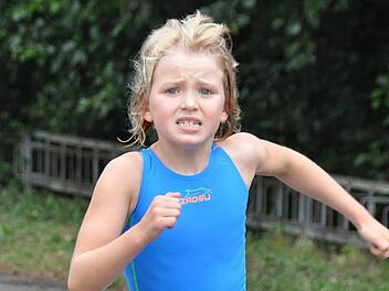 Anna Brugger, talentierte Schwimmerin des ATS Kulmbach, startete beim Volkstriathlon vor einem Jahr und wurde Zweite.  Foto: Karl Heinz Weber