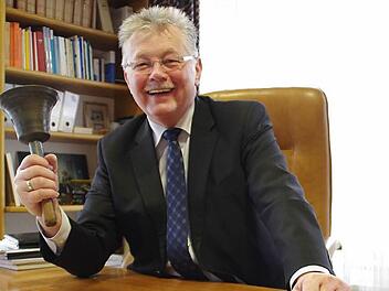 Herbert Schneider (parteilos) gibt nur noch kurze Zeit im Küpser Rathaus den Ton an. Dann löst ihn Bernd Rebhan (CSU) ab. Foto: Marco Meißner