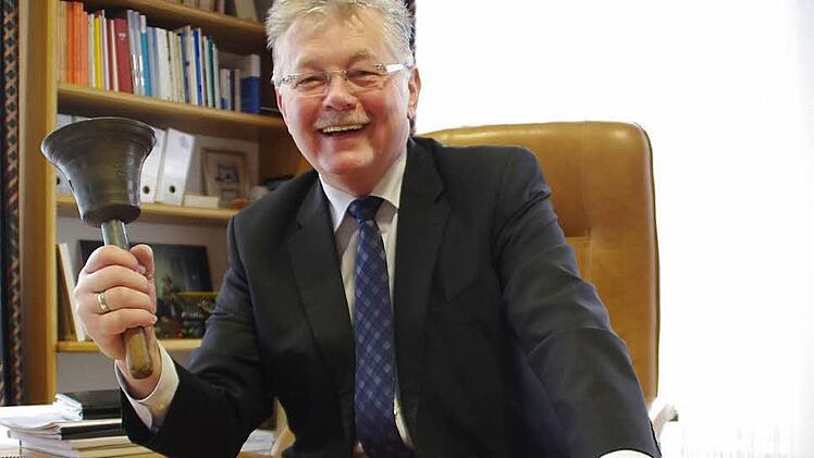 Herbert Schneider (parteilos) gibt nur noch kurze Zeit im Küpser Rathaus den Ton an. Dann löst ihn Bernd Rebhan (CSU) ab. Foto: Marco Meißner