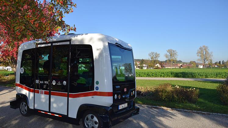 Premierenfahrt des E-Bus der Deutschen Bahn  dpa
