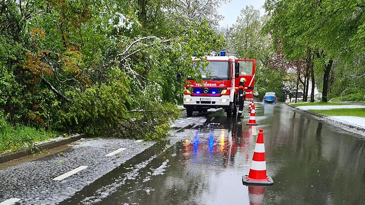 Feuerwehr Bayreuth im Einsatz gegen Schneemassen