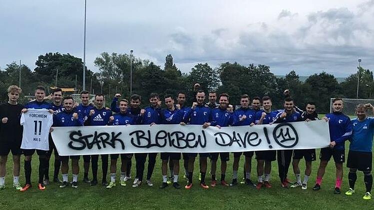 Ein Mutmacher für David Mai: Die Kollegen wünschen ihrer Nummer 11 gute Besserung.  Foto: privat