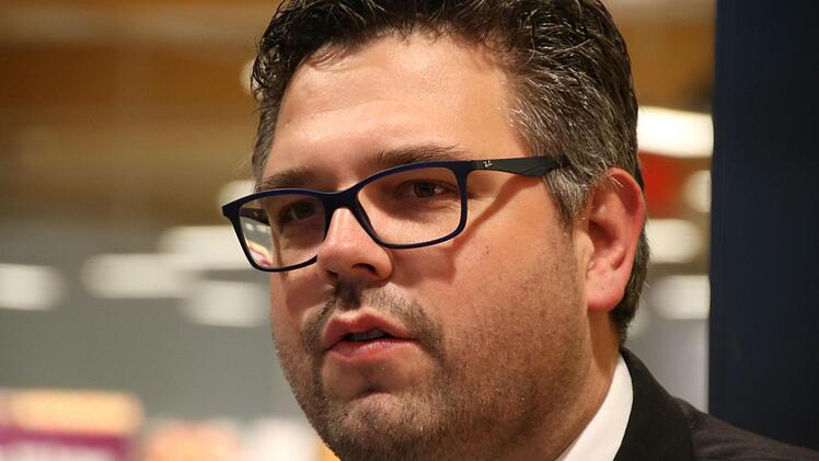 Vizebürgermeister Marco Friepes ist stolz auf das Einkaufszentrum.
