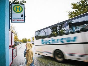 Bewohner von entlegenen Ortschaften sollen ab 2020 innerhalb einer, maximal zwei Stunden mit dem Bus sogenannte zentrale Stützpunkte erreichen können. Außerdem werden Querverbindungen innerhalb des Landkreises neu geschaffen.  Foto: Archiv/Hendrik Steffens