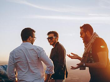 Männer, Freundschaft. Symbolfoto:  Helena Lopes / Pexels